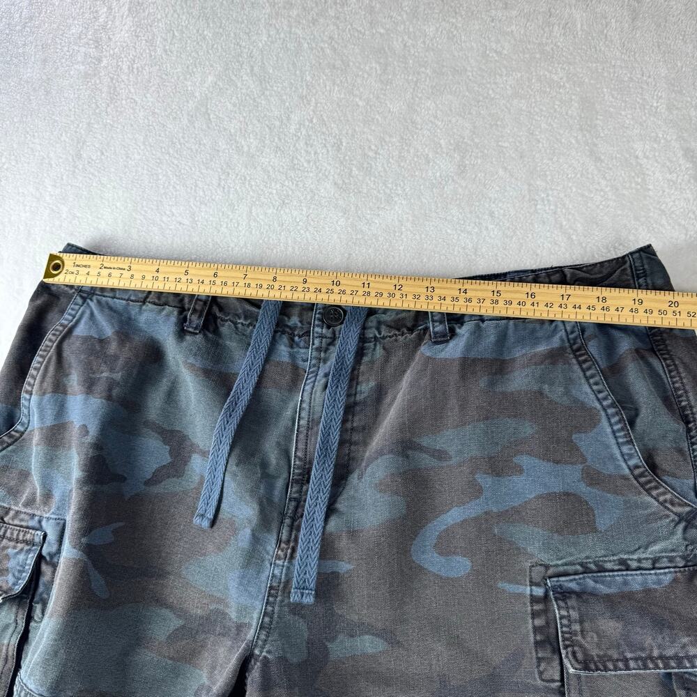 Lucky Brand Men’s Camo Cargo Shorts Size 38 Blue Gray Streetwear Utility - Picture 4 of 11